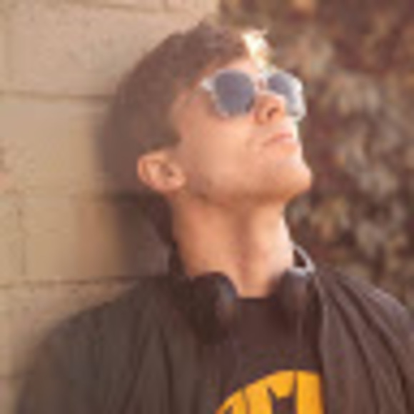 Meet your Posher, Rafe - Picture 1 of 1